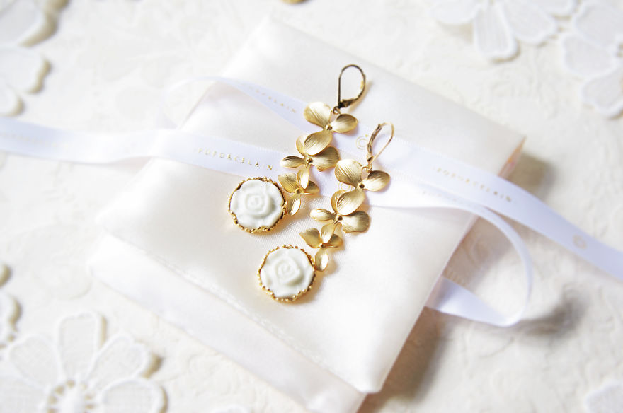 This Designer Turns Mud Into Beautiful Porcelain Jewellery Pieces This Designer Turns Mud Into Beautiful Porcelain Jewellery Pieces