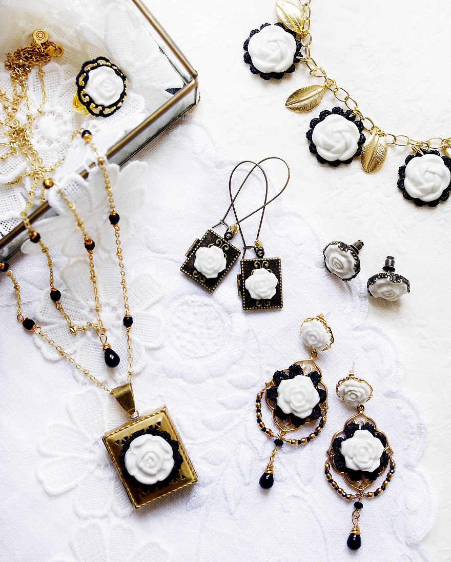This Designer Turns Mud Into Beautiful Porcelain Jewellery Pieces This Designer Turns Mud Into Beautiful Porcelain Jewellery Pieces