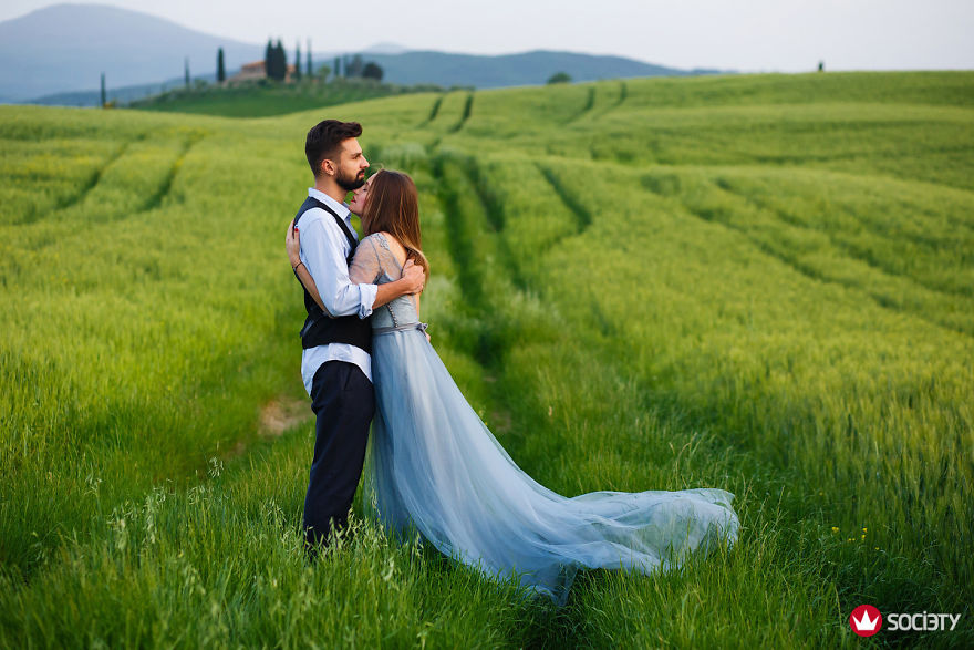 Stunning Wedding Photographs From The Best Photographers Worldwide (10+ Pics)
