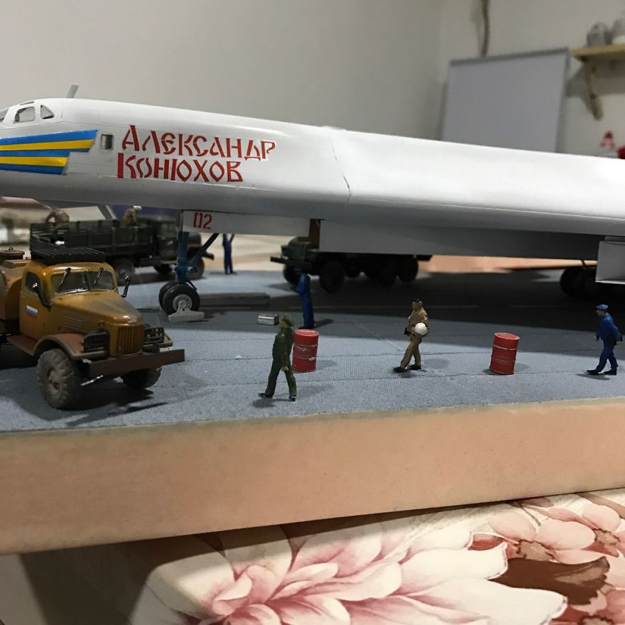 Russian Artist Creates Detailed Military Miniatures