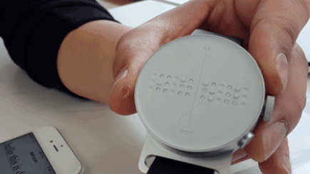 blind-people-braille-smartwatch-dot-9