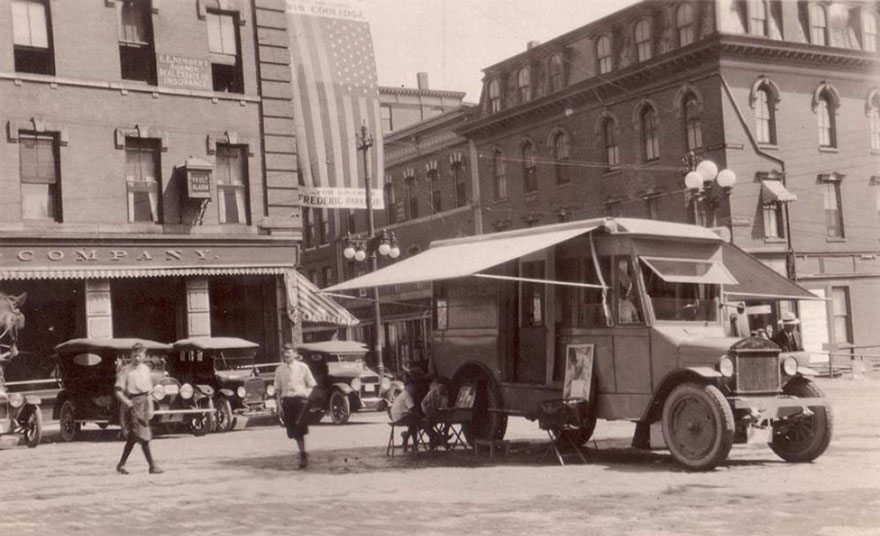 The Book Caravan, One Of The First Traveling Bookshops, 1920.