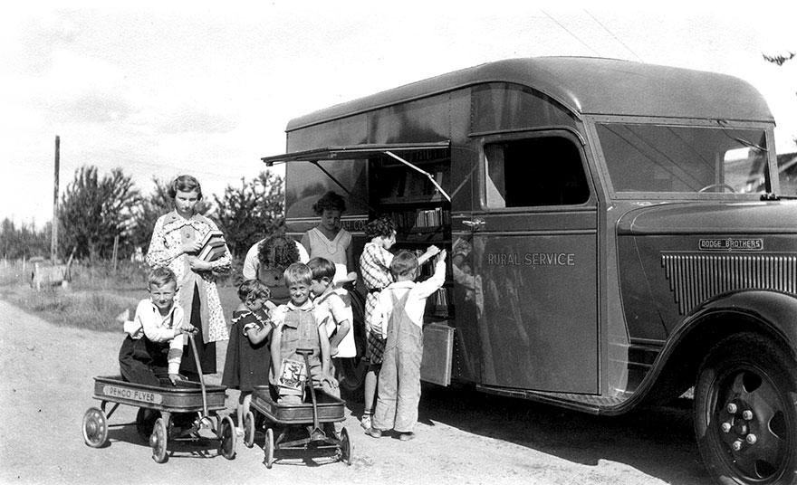 Bookmobile, 1930s