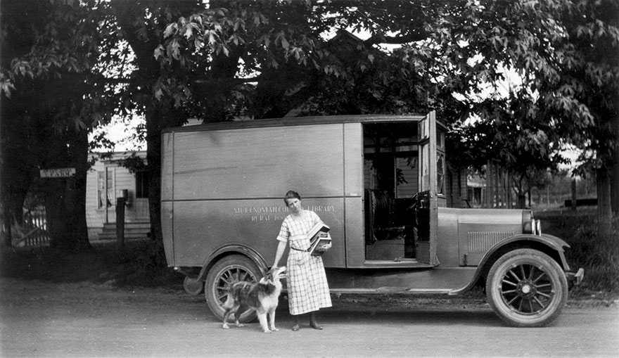 Bookmobile, 1924