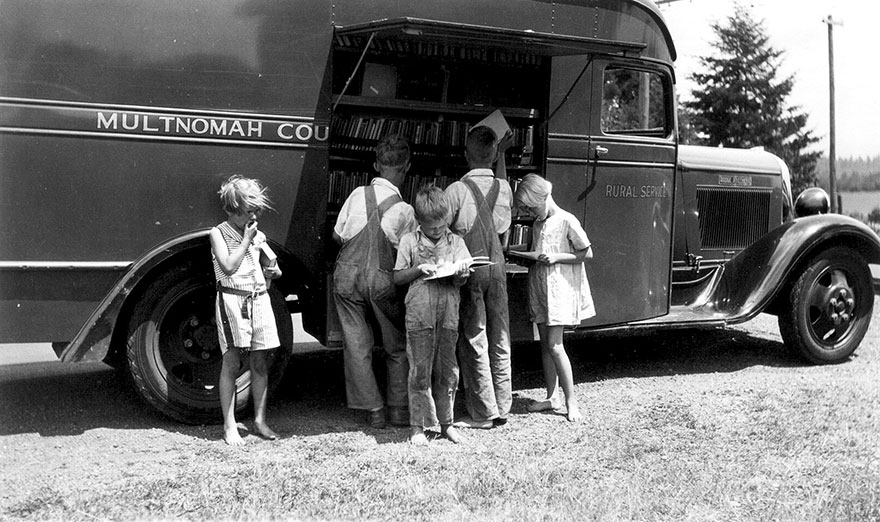 Kids At Bookmobile