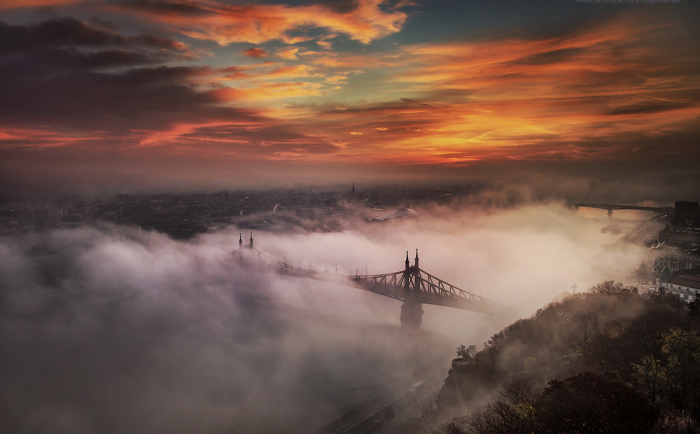 I Spent 4 Years Capturing The Beauty Of Budapest When It’s Covered By Fog