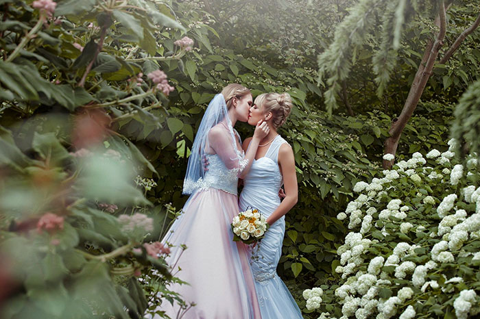 These Two Female Cosplayers Got Married And Their Wedding Looked Like A Real-Life Fairytale