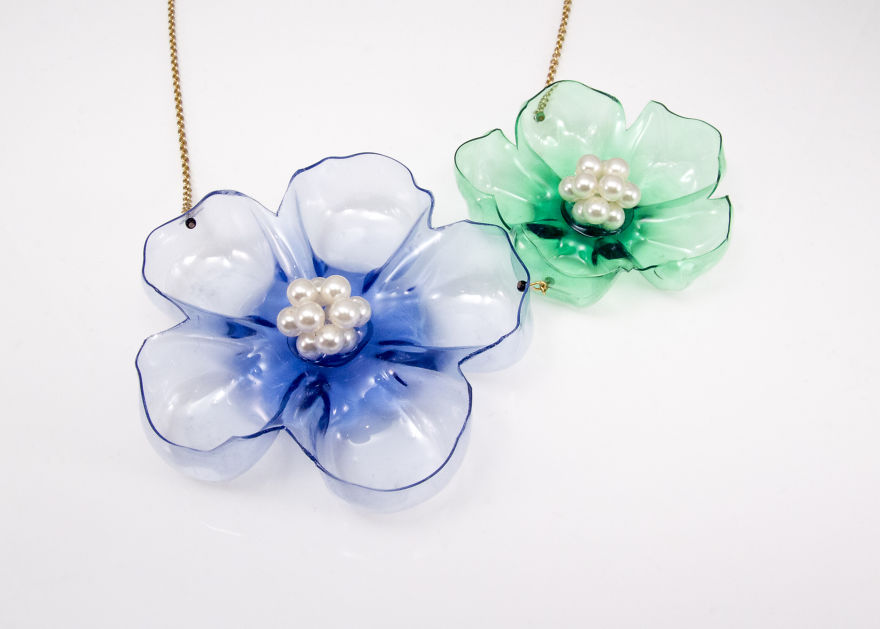 Upcycled Jewelry - Waste And Animals, Victims Of An Environmental Issue, Coexist Beautifully.