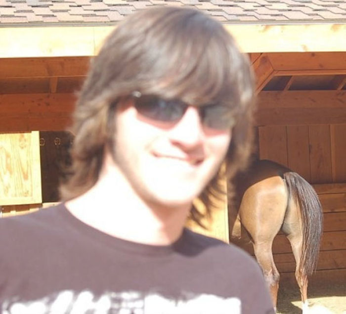 El momento en que tu cámara enfoca el trasero de un caballo en lugar de tu selfie