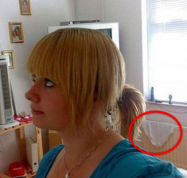 Selfie Fails Where People Really Should Have Checked The Background First