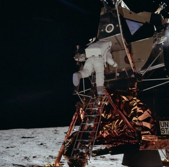 Nasa Got Sick Of All Conspiracy Theories And Released 10k+ Photos From The Apollo Moon Mission (anonymous)