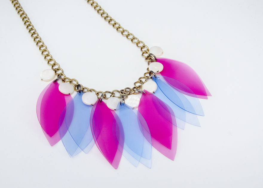 Upcycled Jewelry - Waste And Animals, Victims Of An Environmental Issue, Coexist Beautifully.