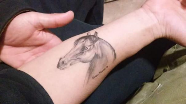 This Israeli Soldier Girl Draws Mesmerizing Illustrations On Her Arms When She’s Bored This Israeli Soldier Girl Draws Mesmerizing Illustrations On Her Arms When She’s Bored
