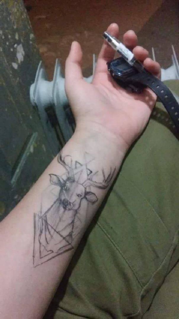 This Israeli Soldier Girl Draws Mesmerizing Illustrations On Her Arms When She’s Bored This Israeli Soldier Girl Draws Mesmerizing Illustrations On Her Arms When She’s Bored