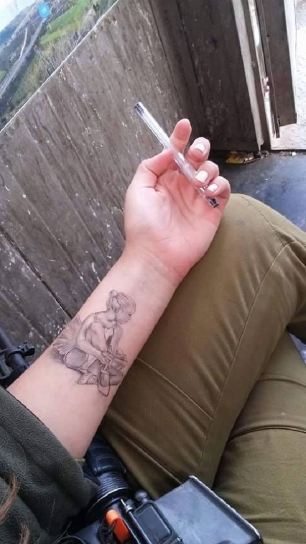 This Israeli Soldier Girl Draws Mesmerizing Illustrations On Her Arms When She’s Bored This Israeli Soldier Girl Draws Mesmerizing Illustrations On Her Arms When She’s Bored
