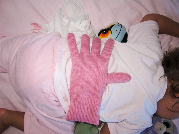 Put A Bean Filled Glove On Your Baby's Back When You Want Your Kids To Feel Loved, But You're Too Tired