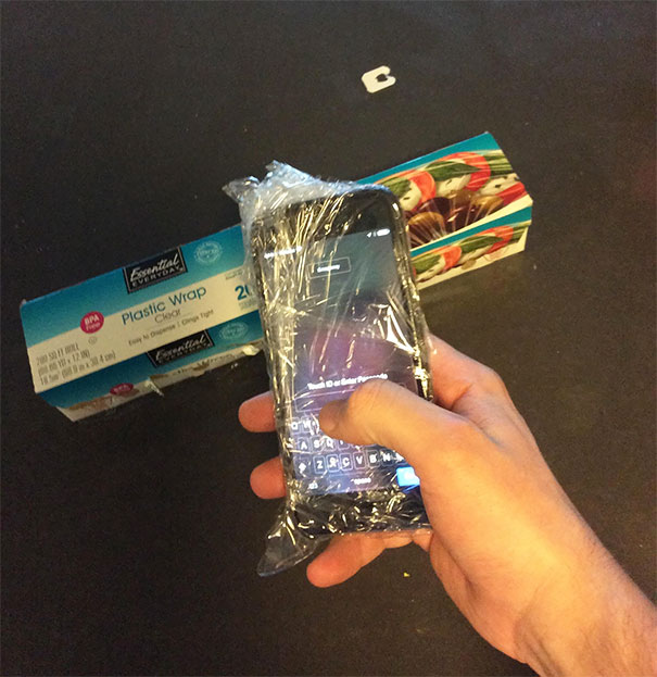 Use Plastic Wrap As A Waterproof Phone Case