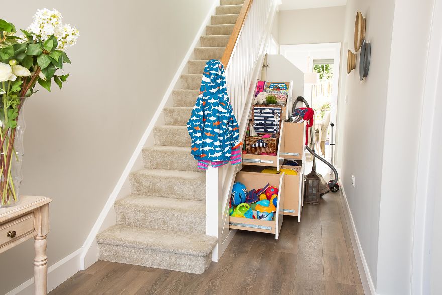 We Found The Best Way To Declutter Our Hallway! We Found The Best Way To Declutter Our Hallway!