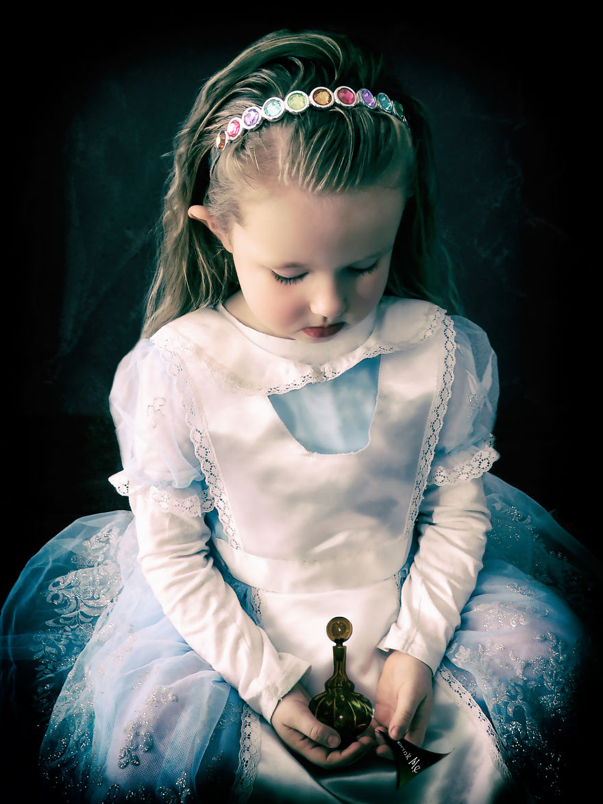 I Took Photos Of My 5 Year Old Daughter As A Mentally Disturbed Alice (in Wonderland)