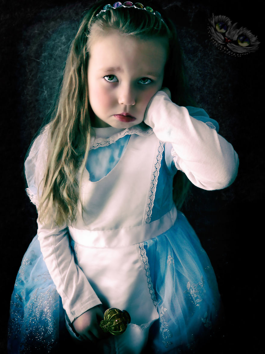 I Took Photos Of My 5 Year Old Daughter As A Mentally Disturbed Alice (in Wonderland)