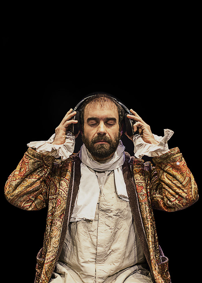 I Photograph The Imaginary Possibility Of Going Back In Time, At Neoclassical Age, Portraying Subjects That Use Objects Of Our Modernity