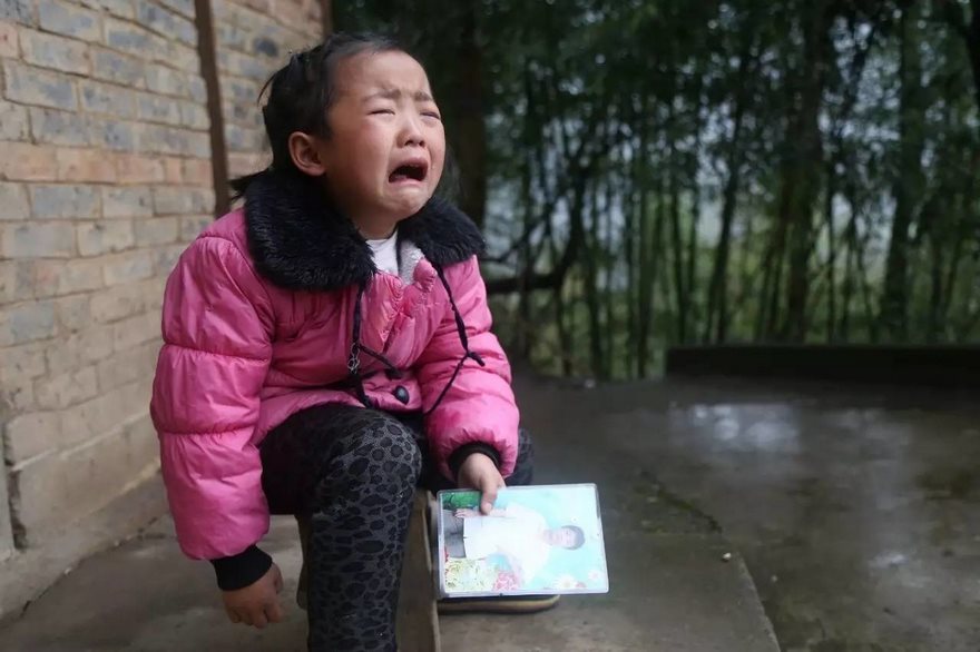5-Year-Old Girl Becomes The Sole Carer Of Her Grandmas, After Her Mother Abandons Her