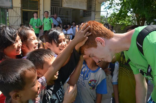 These Kids In China Have Never Seen Red Hair Before And Asked To Touch It