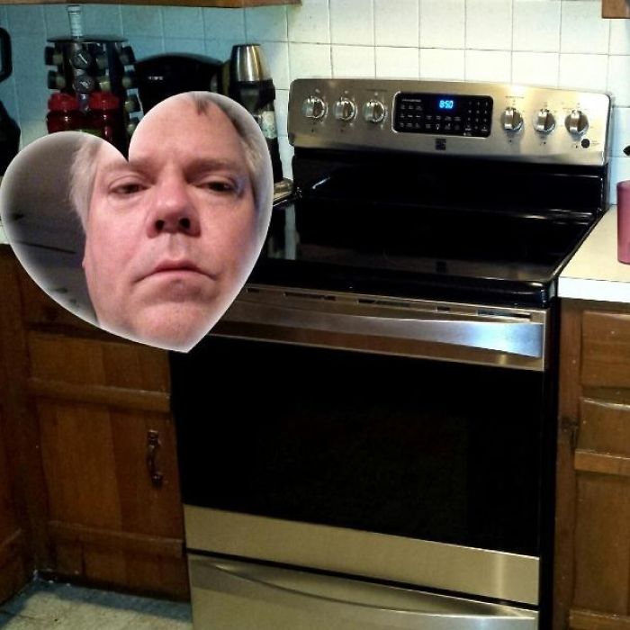 Mi padre no sabe quitar el corazón de la cámara frontal, me envió una foto de su horno nuevo