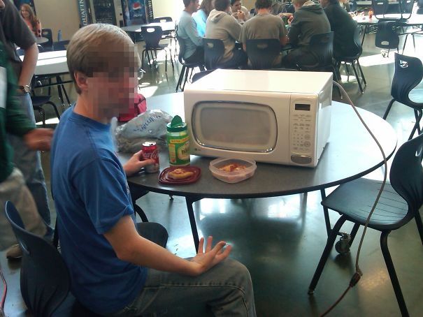My Friend Brought His Microwave To School To Avoid Waiting In Line For One At Lunch
