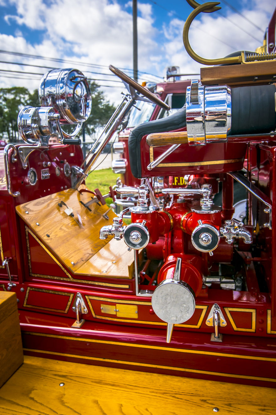 Old Firetruck By Alberto Lama