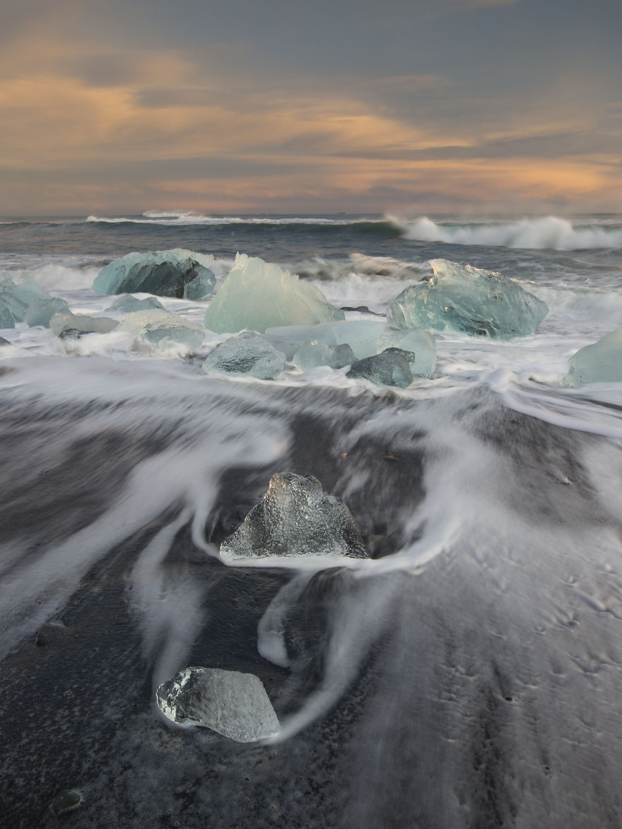 I Spent 2 Freezing Weeks Sleeping In The Car To Capture These Photos Of Iceland In Mid Winter