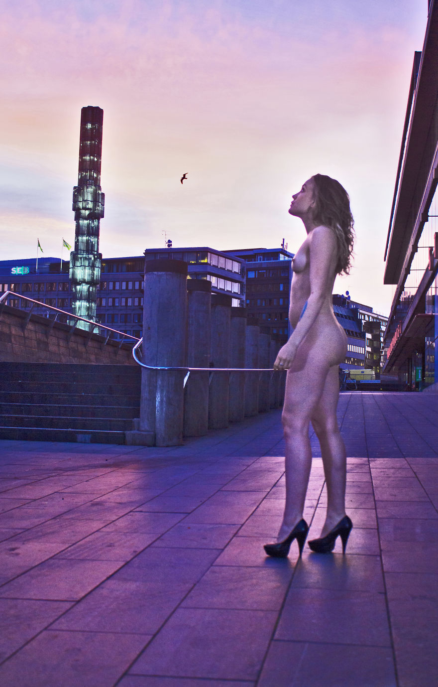 I Photographed 11 Naked Women At Sergels Torg To Celebrate Women And Our Bodies!
