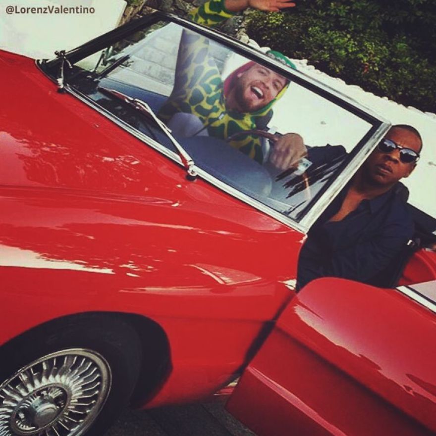 Guy Becomes Best Friends With Celebrities By Photoshopping Himself Into Their Pics (New Pics)