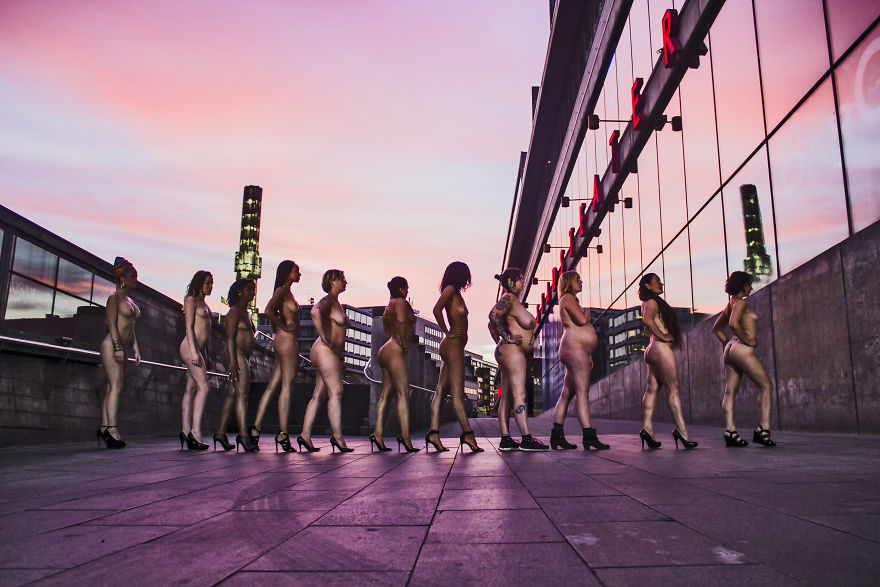 I Photographed 11 Naked Women At Sergels Torg To Celebrate Women And Our Bodies!