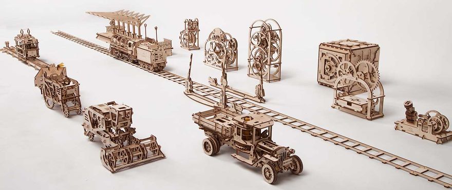 This New Wooden Mechanical Puzzle Will Inspire Your Engineering Mind