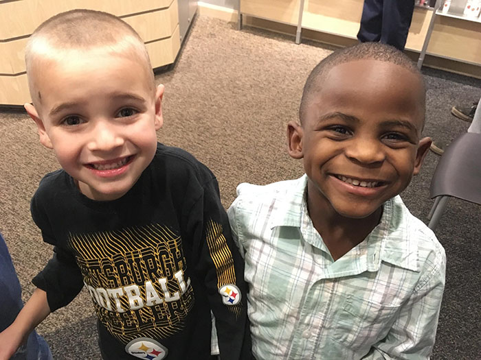 These 5-Year-Old Best Friends Got The Same Haircut To "Confuse" Their Teacher
