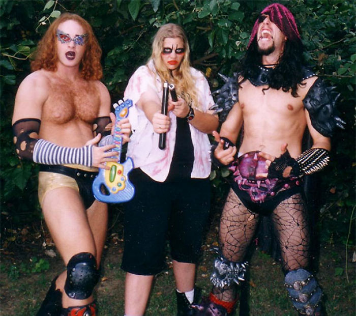 38 Awkward Metal Band Photos That Are So Bad They're Good