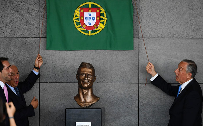 Patung Cristiano Ronaldo 