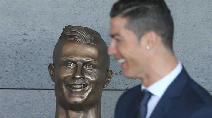 Patung Cristiano Ronaldo 