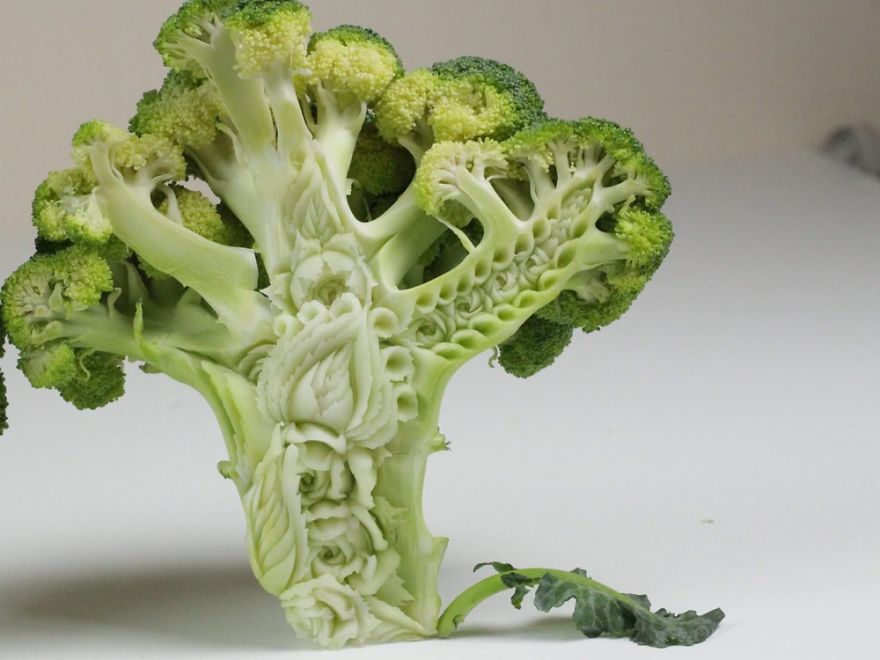 Beautiful Broccoli Carvings By Daniele Barresi