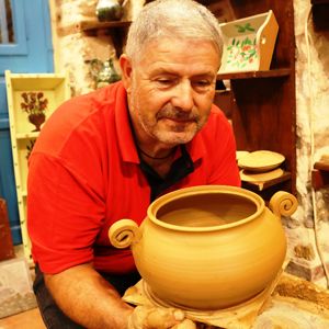 Sifoutv Pottery
