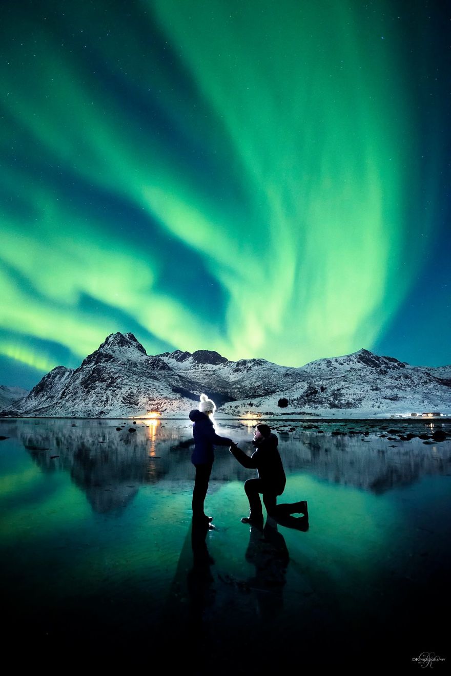 Photographer Proposed To His Girlfriend Under The Northern Lights And The Photos Are Breathtaking