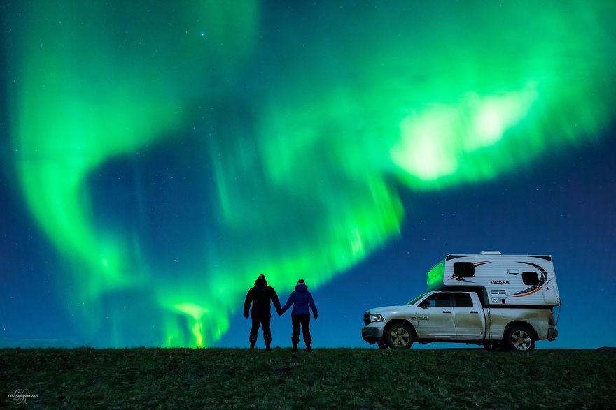 Photographer Proposed To His Girlfriend Under The Northern Lights And The Photos Are Breathtaking