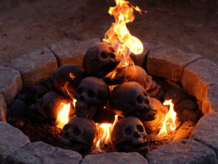 skull-fire-pit-formation-creations-15