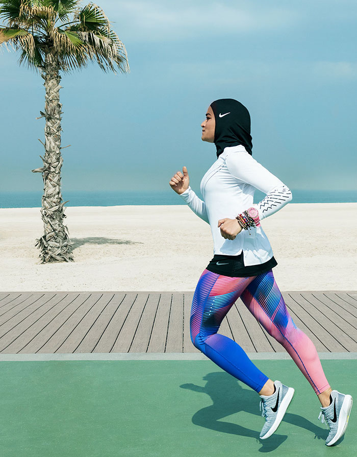 sport hijabs muslim women athletes nike 6 58bfb833a32c5  700 - Nike e a linha de Hijab que os atletas muçulmanos ajudaram a criar