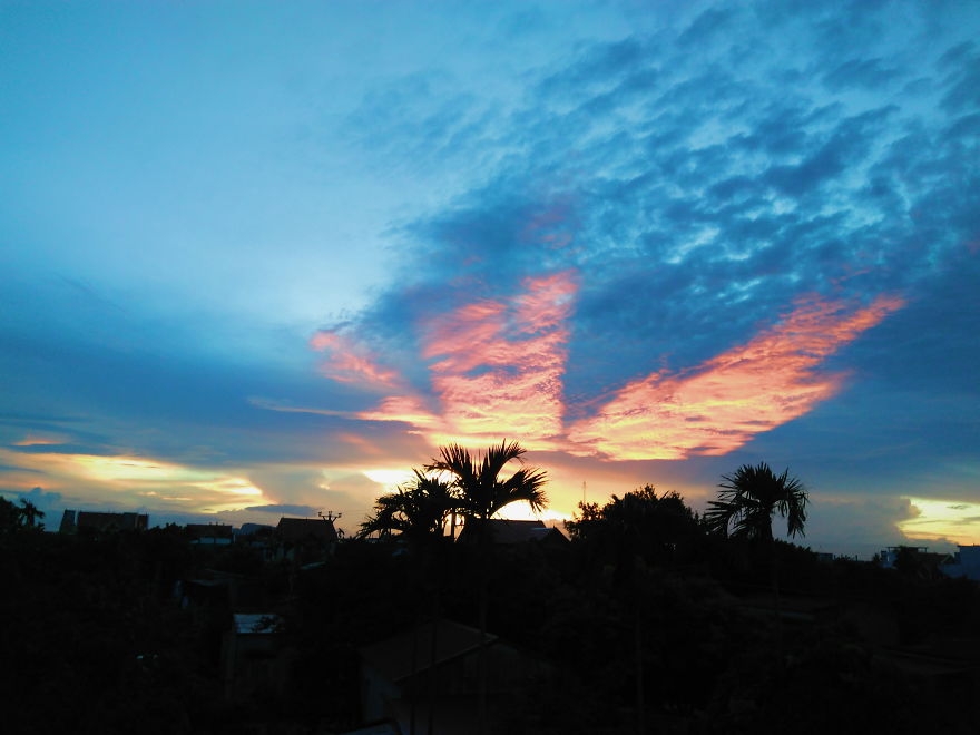 I Take Photos Of Sunsets With My Phone On My Roof To Practice
