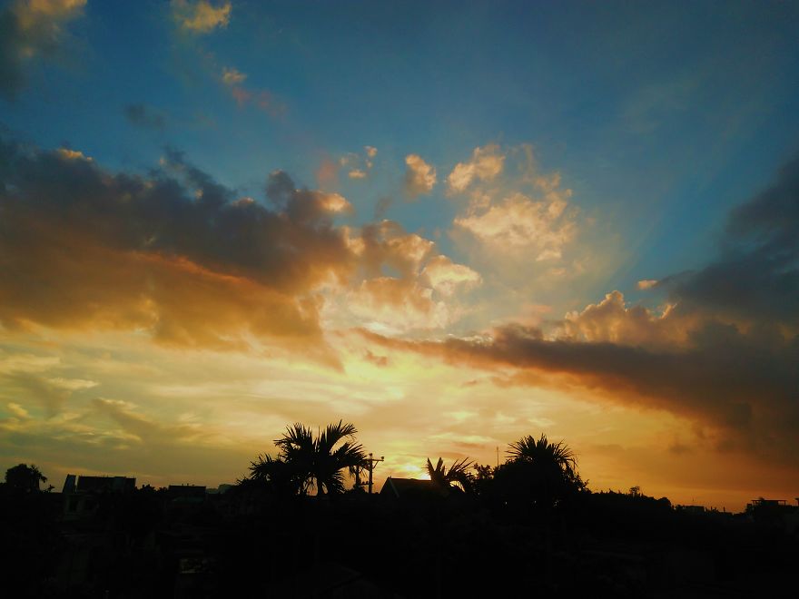 I Take Photos Of Sunsets With My Phone On My Roof To Practice