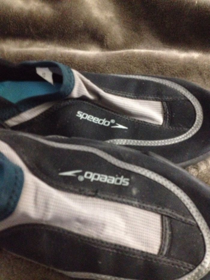 Le pedí a mi esposa que me trajera las zapatillas del sótano. Me preguntó "¿las opaads?"