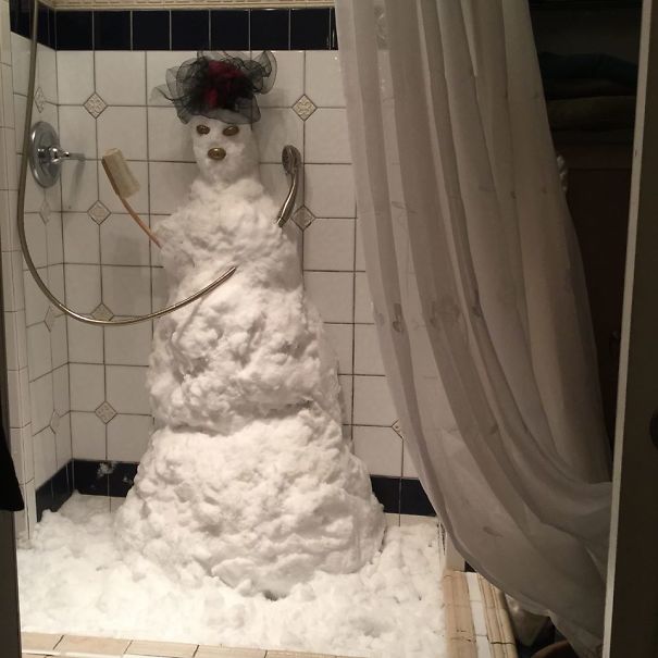 Mom Got Snowed In. She Did This With The Snow That Was Blocking Her From Leaving The House