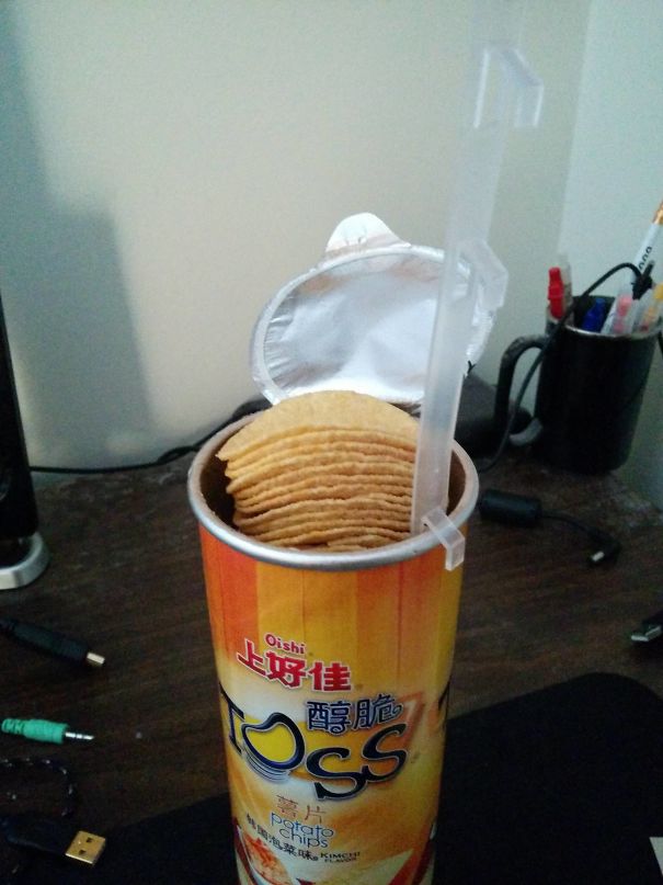 My Asian 'Pringles' Has A Tab To Lift The Chips Up So You Don't Have To Put Your Hand Inside The Tube